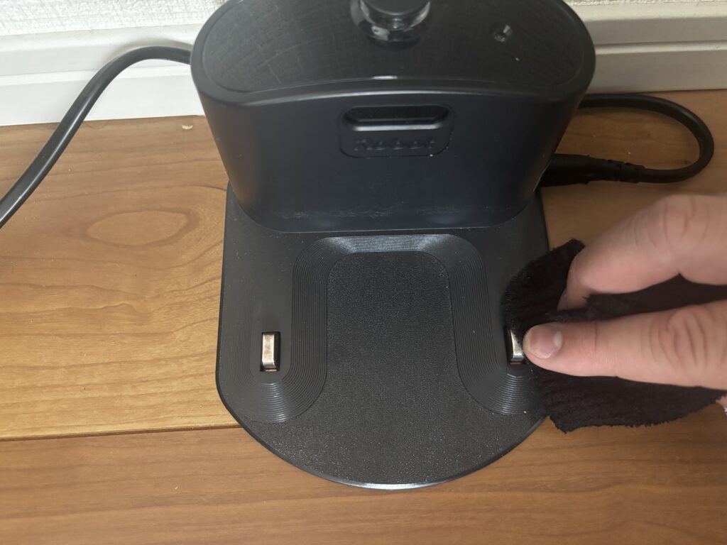 ルンバ 充電接点を清掃する（最重要・効果大）
